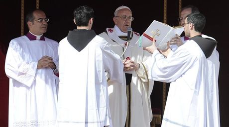 Francisco inaugura papado y dice que el poder del papa es servir a los pobres