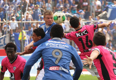 SANGOLQUI 28 DE ABRIL 2013. Independiente vs Emelec. FOTOS API / JUAN CEVALLOS.