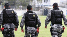 policias-ecuador-separados