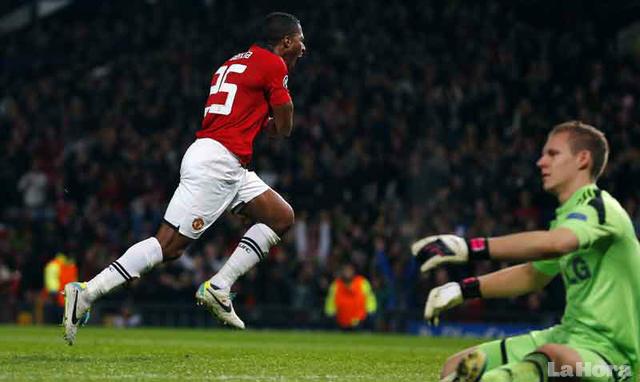 27 Antonio Valencia