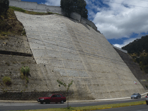 16-culminan-trabajos-talud-del-sena-quito