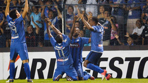 2-emelec-enfrenta-universidad-catolica-campeonato-nacional