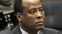 21-Conrad-Murray-ya-salió-de-la-cárcel