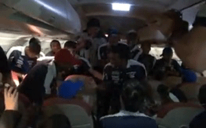 25-video-seleccion-ecuador-bailando-en-el-avión