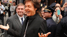 31-paul-mc-cartney-times-square