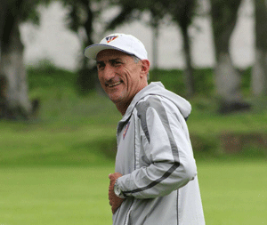  Edgardo Bauza fuera de Liga Deportiva Universitaria