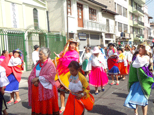 Desfile de comerciantes quiteños este jueves