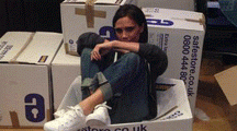 Victoria Beckham dona zapatos para damnificados