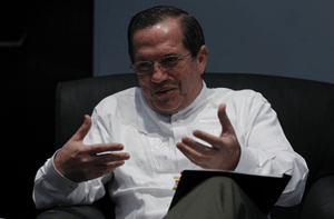 ricardo patiño canciller ecuador espionaje estados unidos