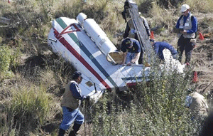 El avión quedó completamente destruído tras el accidente