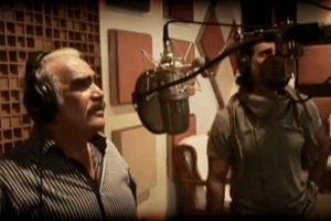 Alejandro y Vicente Fernández en el estudio de grabación