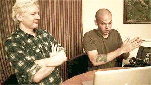 Calle 13 y Julian Assange tema 'Multi Viral'