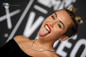 Miley Cyrus asegurará su lengua en un millón de dólares