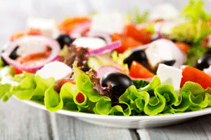 Ensalada lechuga con tomate para Navidad