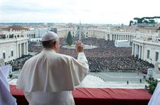 Papa Francisco otorga su bendición de Navidad